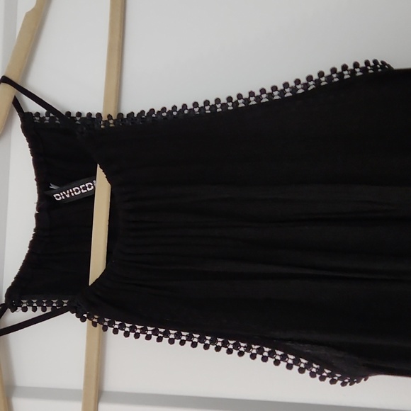 Black halter top - Picture 2 of 6